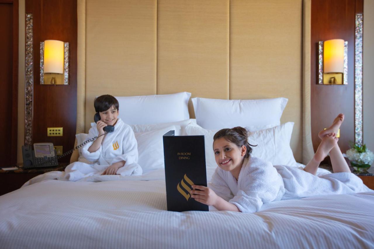 Jumeirah Messilah Beach Kuwait Kuwait City Eksteriør billede A guest at the hotel