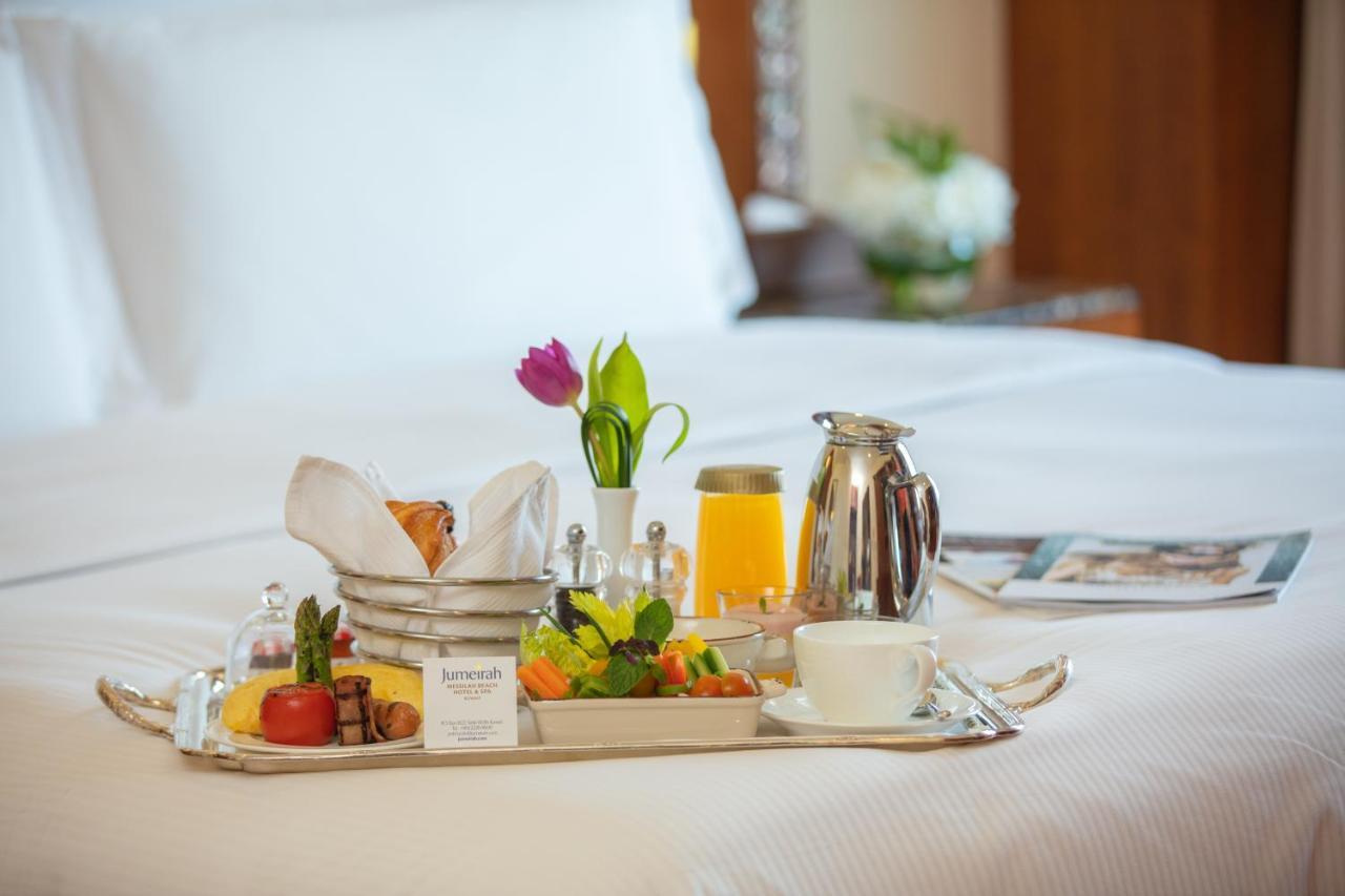 Jumeirah Messilah Beach Kuwait Kuwait City Eksteriør billede Room service