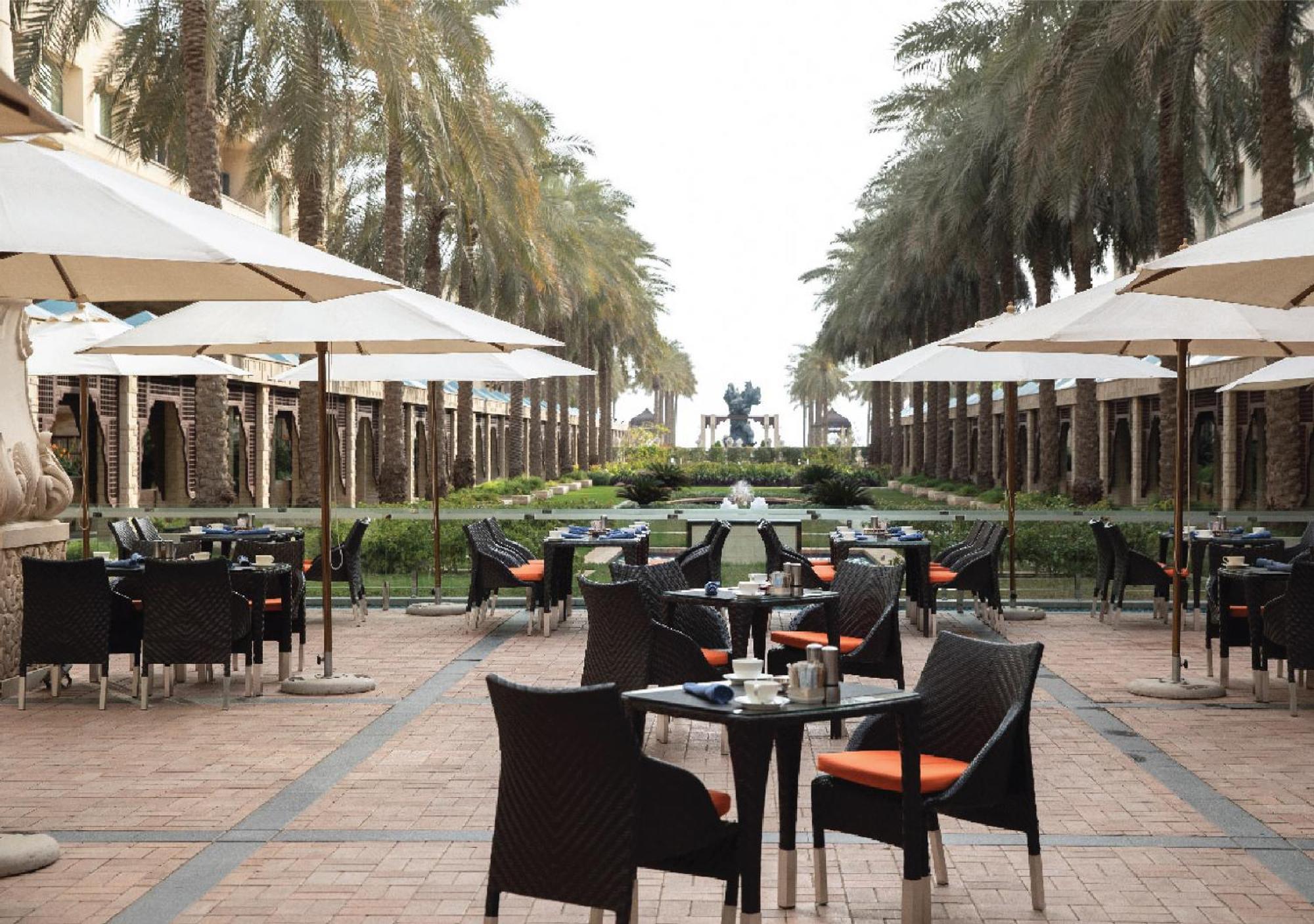 Jumeirah Messilah Beach Kuwait Kuwait City Eksteriør billede The Palm Beach Cafe